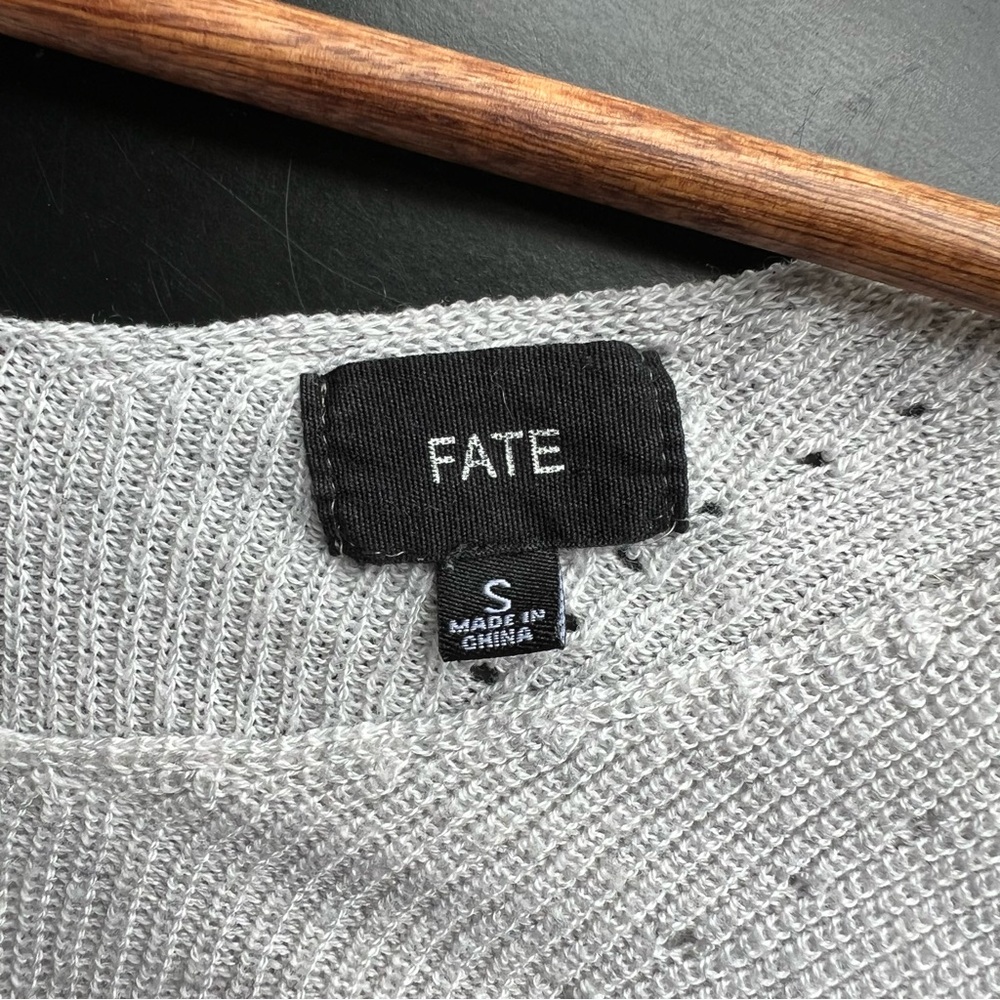 Fate Lightweight V-Neck Sweeter Grey Size S - Picture 5 of 8